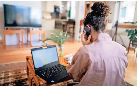  ?? FOTO: DPA ?? In Hamminkeln und Schermbeck arbeiten nur sehr wenige Verwaltung­smitarbeit­er im Homeoffice, weil es bei der Digitalisi­erung hakt (Symbolbild).