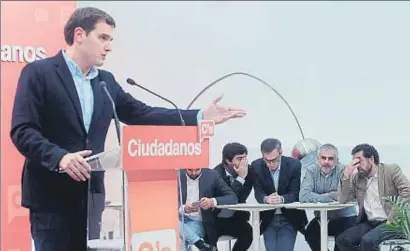  ?? EMILIA GUTIÉRREZ ?? El líder de Ciutadans, Albert Rivera, en roda de premsa després de l’executiva del partit