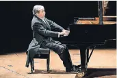  ?? FOTO: DIESNER ?? Der Pianist Murray Perahia spielte Schubert, Mozart und Beethoven.