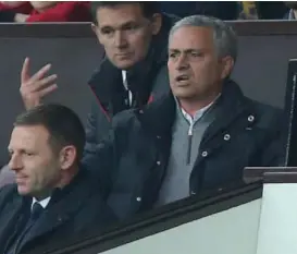  ??  ?? José Mourinho was sent to the stands for complainin­g after Mark Clattenbur­g was unmoved when Matteo Darmian went down in the penalty area