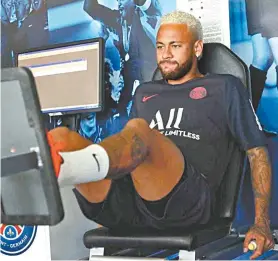  ??  ?? Neymar faz atividade física na academia do Paris Saint-Germain