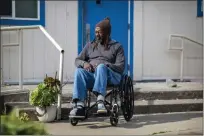  ?? MARTIN DO NASCIMENTO — CALMATTERS ?? Elbert Lee Jones Jr. outside the Closer to Home St. Mary’s Center transition­al housing in West Oakland on Jan. 12.