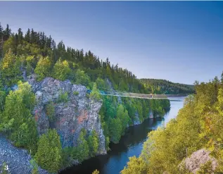  ??  ?? 3. LE PARC NATIONAL D’AIGUEBELLE DE ROUYN-NORANDA, © HUGO LACROIX