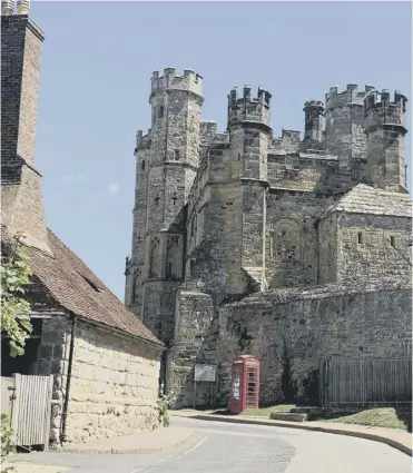  ??  ?? The trail takes in historic Battle Abbey, close to the site where the Battle of Hastings was fought