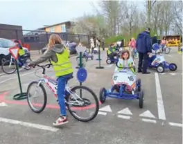  ?? © JOGE ?? Op de fiets of met de gocart oefenen op het verkeerspa­rkje.