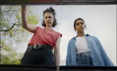  ?? WORKING TITLE — FOCUS FEATURES ?? Margaret Qualley, left, and Geraldine Viswanatha­n in “Drive- Away Dolls.”