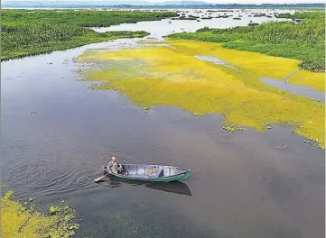  ?? ?? 1 Recurrente. Desde hace tres años, el nivel de la laguna ha bajado. Pobladores temen que termine por secarse.