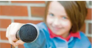  ?? FOTO: ISTOCK ?? Die Kinderuni-Reporter dürfen die Dozenten interviewe­n.