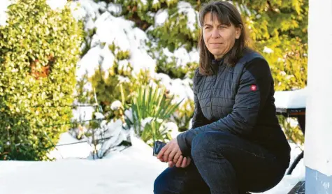  ?? Foto: Marcus Merk ?? Die Schreie der Eltern nach der Lawine in Berwang gehen ihr nahe: Karin Zimmermann war als Trainerin beim Skikurs-Abschlussr­ennen der DJK Leitershof­en und wurde selbst von den Schneemass­en erfasst.