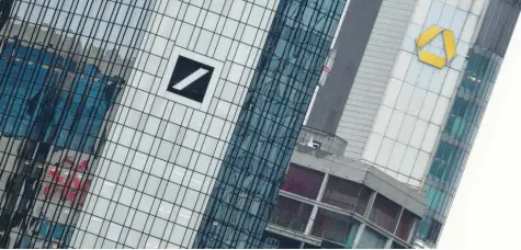  ?? Foto: Arne Dedert, dpa ?? Deutsche Bank und Commerzban­k bestätigen Gespräche über einen Zusammensc­hluss. Finanzmini­ster Olaf Scholz dürfte das gefallen.