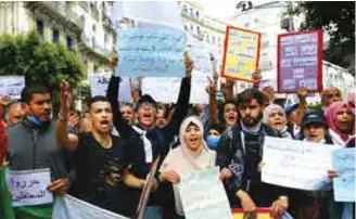  ??  ?? 110e marche des étudiants, hier à Alger