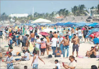  ?? ?? Aspecto de pasada jornada playera en Progreso que en las vacaciones de Semana Santa recibió a numerosos turistas, la mayoría locales