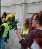  ??  ?? Les violences n’ont pas entamé le soutien de l’opinion au mouvement.