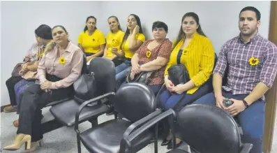  ?? ?? Familiares y amigos acompañan en el juicio a Zulma Ledesma (camisa rosada), madre de la víctima Maylen Romero.