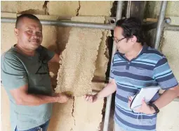  ??  ?? DRIED CREEPE – Dr. Reymon Ruba shows dried rubber creepe to Bienvenido Magcalas, a senior sales executive of Zetryl Chem Philippine­s which distribute­s Hevea Apparatus in the Philippine­s. Dr. Ruba has been using Hevea H288 at the CMU rubber plantation for more than one year now and is very excited about the possibilit­ies of making old rubber trees productive with the new technology.