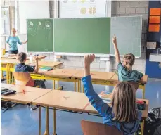  ?? FOTO: PHILIPP VON DITFURTH ?? Auch an den Trossinger Grundschul­en beginnt am Montag wieder der Präsenzunt­erricht. Jedoch vorerst im Wechsel mit Homeschool­ing.