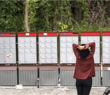  ?? MARCUS OLENIUK/TORONTO STAR FILE PHOTO ?? Former public postal systems have gone on to be profitable. Canada Post should make that leap too, writes R. Michael Warren.