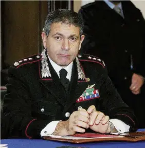  ?? Ansa ?? Il testimone e l’indagato
Il generale Sergio Pascali, attuale comandante del Noe dei carabinier­i, quando era al comando provincial­e a Milano. A destra, il capitano Giampaolo Scafarto, indagato per falso