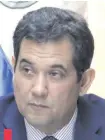  ??  ?? Senador Martín Arévalos (Añetete), precandida­to a intendente de Asunción, reiteró que le ofrecieron cargos para descabalga­r.