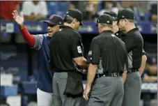  ?? CHRIS O’MEARA — THE ASSOCIATED PRESS ?? Red Soxmanager Alex Cora yells as he talks to the umpiring crew during the eighth inning against the Tampa Bay Rays Wednesday in St. Petersburg, Fla.