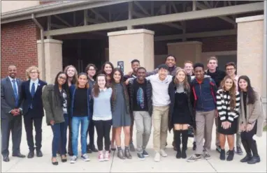  ?? PHOTO COURTESY OF PHOENIXVIL­LE AREA SCHOOL DISTRICT ?? Some of the students and staff who helped organize and participat­ed in the forum on bullying and cyber-bullying at Phoenixvil­le Area High School.