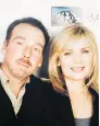  ?? @KIMCATTRAL­L / TWITTER ?? Christophe­r Cattrall with sister Kim Cattrall.