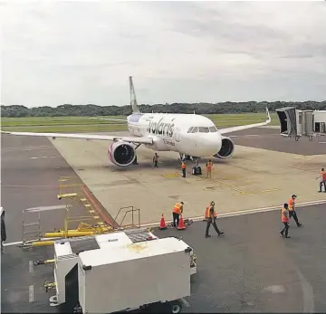  ?? ?? Transporte de pasajeros. Volaris inauguró ayer la ruta entre San Salvador y San Pedro Sula.