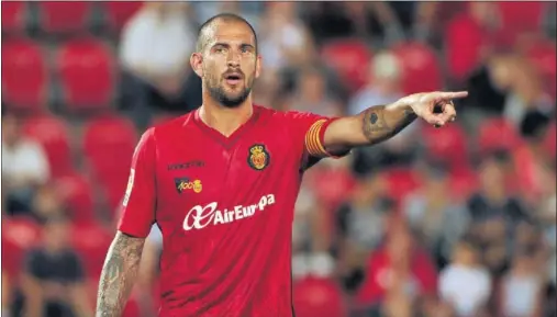  ??  ?? RETAGUARDI­A. Lucas Aveldaño ya sabe lo que es jugar en Segunda División ya que hace dos temporadas lo hizo en el Mallorca.
