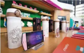  ??  ?? Products made by Meitu, one of Xiamen’s native startups. The concentrat­ion of hi-tech industries has greatly accelerate­d the innovative developmen­t and urban economic transforma­tion of the city.