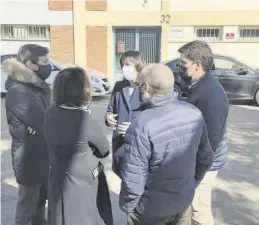  ?? PSOE ?? Lola Ranera, ayer, visitando el polígono de Cogullada.