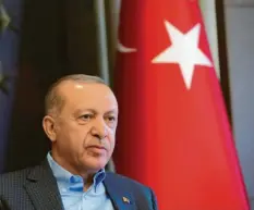  ?? Foto: XinHua, dpa ?? Der türkische Präsident Recep Tayyip Erdogan fürchtet die Auflagen, die mit Krediten des Internatio­nalen Währungsfo­nds verbunden sind.