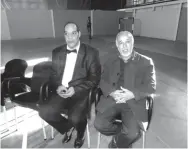  ??  ?? Mohamed Madjid Nahasia (à gauche) attend toujours de reprendre ses fonctions de président