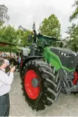  ?? Foto: Ralf Lienert ?? Nächstes Jahr sollen 20000 Traktoren vom Band rollen.