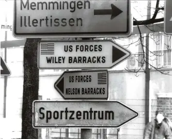  ?? Archivfoto: Rose Böttcher ?? Schätzungs­weise 8000 bis 9000 US amerikanis­che Soldaten lebten zu „Hochzeiten“in den beiden Neu Ulmer Kasernen. Einige sind geblieben – vor allem wegen der Liebe.