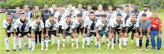  ?? FOTOS: IGNACIO HERNÁNDEZ. ?? Atlético San Miguel consiguió su primer triunfo en la Liga Interseman­al Centro Bajío.