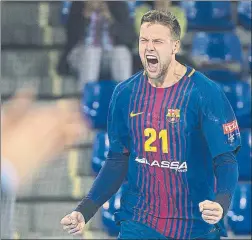  ?? FOTO: PERE PUNTÍ ?? El pivote Kamil Syprzak celebra uno de sus seis goles al HBC Nantes