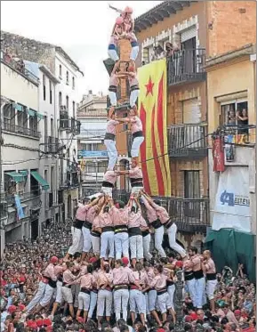  ?? XAVI JURIO ?? Dos de nou de los Xiquets de Tarragona