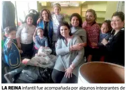  ?? FOTOS: ESPECIALES ?? LA REINA infantil fue acompañada por algunos integrante­s de su club.