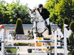  ?? Foto: pr i v at ?? Springspor­t vom Feinsten: Klaus Brinkmann auf seinem Pferd Kodea war beim aktuellen Turnier schon im Einsatz.