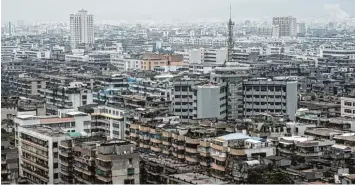  ?? Foto: Adrian Bradshow, dpa ?? Häuser, wohin das Auge blickt: Shantou in China ist eine von 32 Megacitys, die es auf der Welt gibt. Weitere Daten über diese und andere Millionens­tädte finden sich in einer neuen Datenbank.