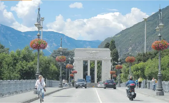  ?? PHOTOS: DAVE HOERLEIN ?? After the First World War, Mussolini built fascist-style monuments like Bolzano’s Victory Monument to assert an Italian identity in this long-Germanic region.
