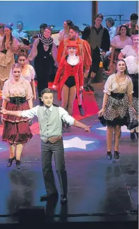  ?? Picture: Kim Cessford ?? Dundee Schools Music Theatre in its final rehearsals for Barnum.