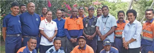  ?? Photo: Mereleki Nai ?? Police officers, firefighte­rs and medical personnel during the Live Emergency Response Exercise at the Fiji Gas terminal at Matintar in Nadi on September 23, 2019.