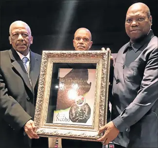  ?? Picture: ZINGISA MVUMVU ?? SPEAKING OUT: At Ace Ncobo’s book launch at UFH’s Miriam Makeba Centre in East London are ANC presidenti­al hopeful Mathews Phosa, Ncobo and ANC treasurer-general Zweli Mkhize