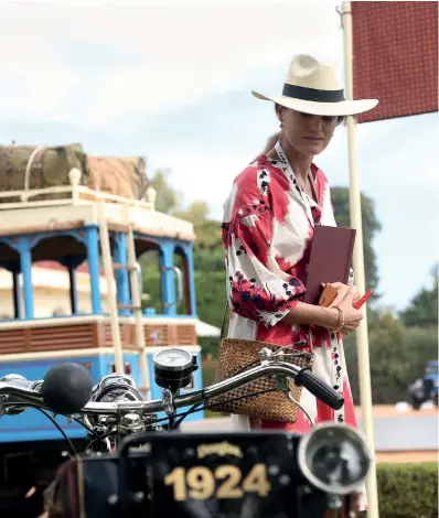  ??  ?? Yasmin Le Bon, right, was a judge for the 2019 Cartier Travel with Style Concours d’Elegance, an event that highlights the relationsh­ip between India and the jewellery maison. Jacques Cartier, far right, took inspiratio­n from the country to create the Tutti Frutti collection, which includes the Collier Rajasthan, below