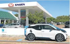  ??  ?? Left: Eskom says it will fund charging infrastruc­ture for electric vehicles. Right: Cape Town is aiming to reduce its energy usage by 37% by 2040.
