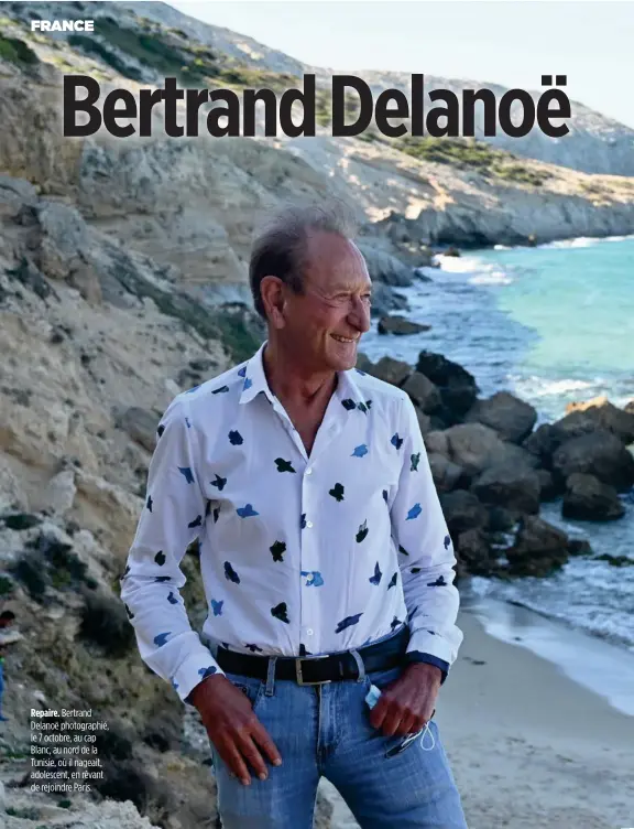  ??  ?? Repaire. Bertrand Delanoë photograph­ié, le 7 octobre, au cap Blanc, au nord de la Tunisie, où il nageait, adolescent, en rêvant de rejoindre Paris.