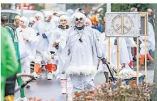  ?? FOTO: XENIA DAHMEN ?? Der Wunsch nach Frieden war ein wiederkehr­endes Motiv – unter anderem in Holt.