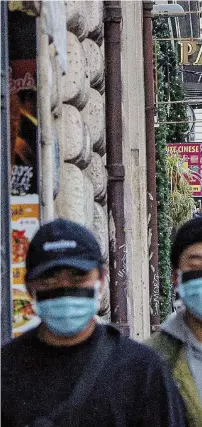  ?? Ansa ?? Hotel Palatino Mascherine di fronte all’albergo dove alloggiava la coppia