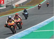  ??  ?? 2 [2] PAS CONTENT Pol Espargaro avait la tête des mauvais jours après le GP. « Nous n’avons pas de traction, nous ne pouvons pas tourner et notre vitesse n’est pas bonne », dit-il. Pas simple, donc.